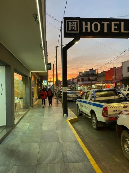 På billedet ses objektet Hotel Olavarria beliggende i byen Olavarría.