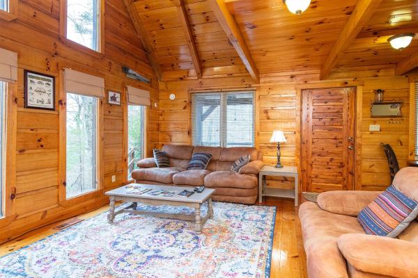 Na fotografii je vidět objekt Hillside Loft Cabin nacházející se ve městě Campton.