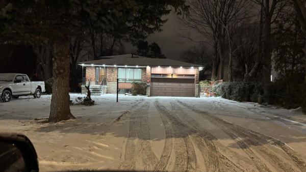 A la foto es mostra l'objecte Welcome to our cozy private Home situat a la ciutat de Pickering.