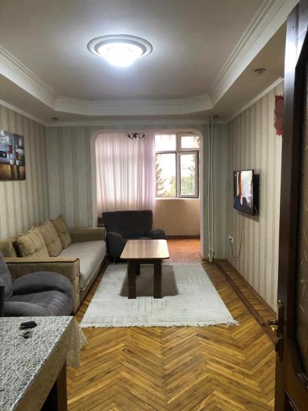Бюджетная Квартира по улице Хагани Формула, Baku