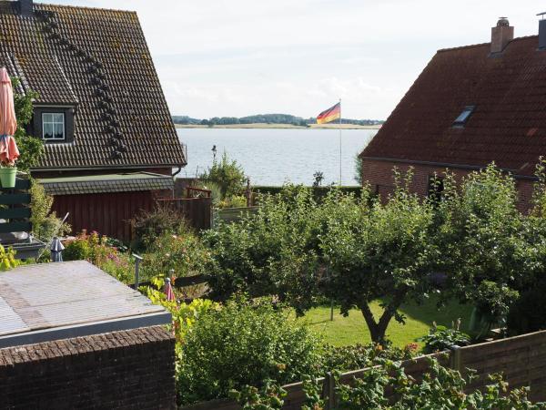 På billedet ses objektet Ferienwohnung mit Balkon und Schleiblick beliggende i byen Masholm.