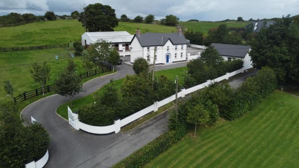 Na foto é possível ver o objeto Silvi's Guest House B & B Borris Carlow localizado na cidade de Killedmond.