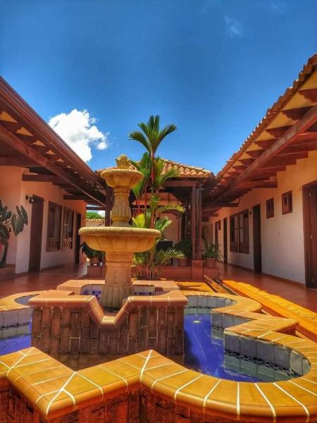 A la foto es mostra l'objecte La RIVERA COLONIAL situat a la ciutat de La Primavera.