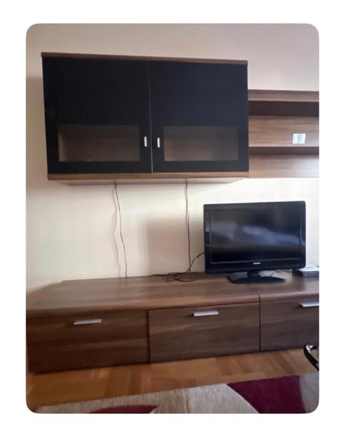 A la foto es mostra l'objecte Sshome situat a la ciutat de Konik.