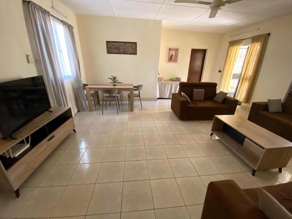 На фото показан объект La villette, Ouaga, расположенный в городе Pabré.