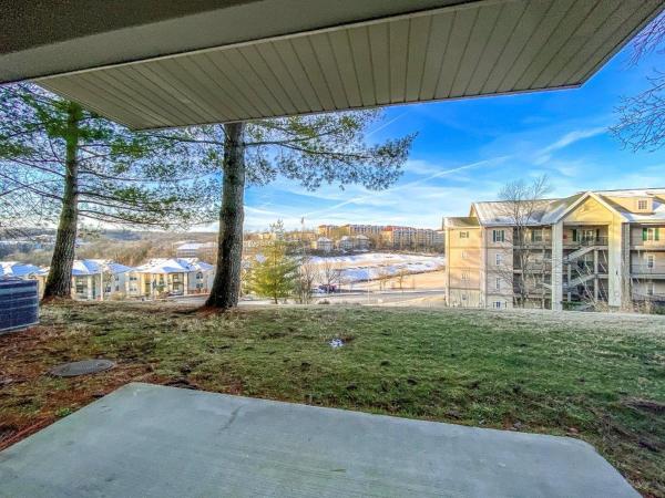 A la foto es mostra l'objecte Branson Condo on Thousand Hills Golf Course with Indoor Pool and Hot Tub situat a la ciutat de Branson.