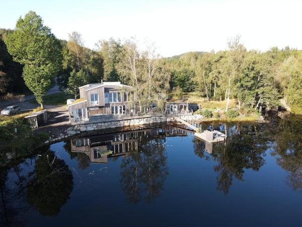 På billedet ses objektet Villa Bastuviken beliggende i byen Sätila.
