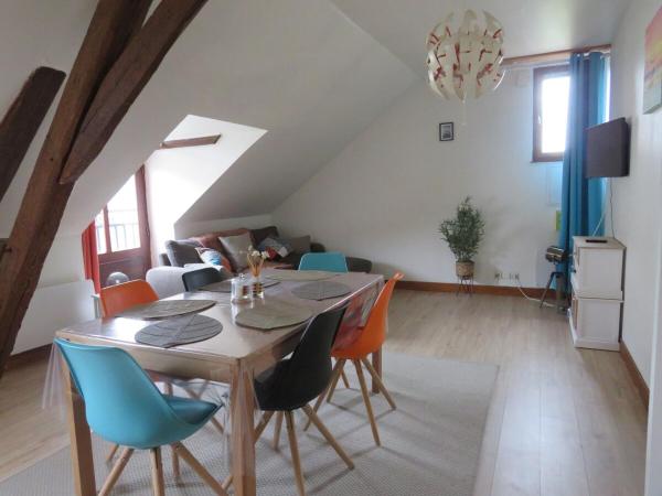 På billedet ses objektet Charmant appartement limeray beliggende i byen Limeray.