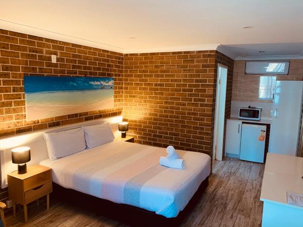 Na zdjęciu widoczny jest obiekt Buccaneer Motel położony w mieście Killarney Vale.