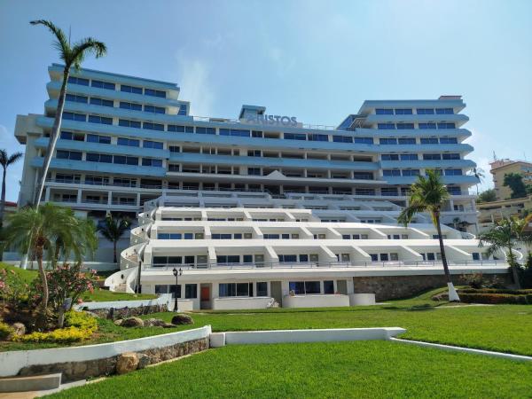 Na fotografii je vidět objekt Hotel Aristos Acapulco nacházející se ve městě Acapulco.