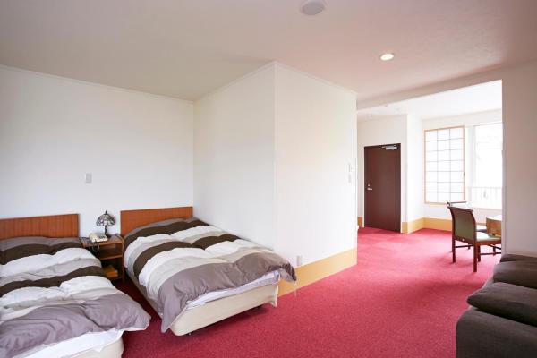 Kuvassa näkyy kohde Shiga Lake Hotel, joka sijaitsee kaupungissa Yamanouchi.