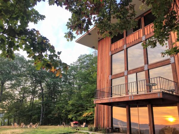 Rll Breathtaking Views And Grand Unique Style - Littleton, NH