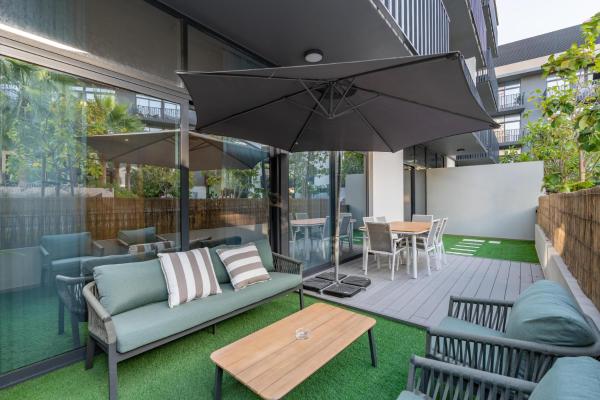 A la foto es mostra l'objecte Cozy and Peaceful 2 BR Apartment with Private Garden situat a la ciutat de Dubai.