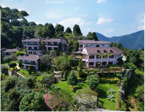 Na zdjęciu widoczny jest obiekt The Terraces - Kanatal położony w mieście Chamba.