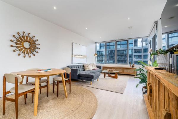 The photo shows the Superbly Convenient Lakefront View Apt - Hosted by Canstay located in the city of Campbell.