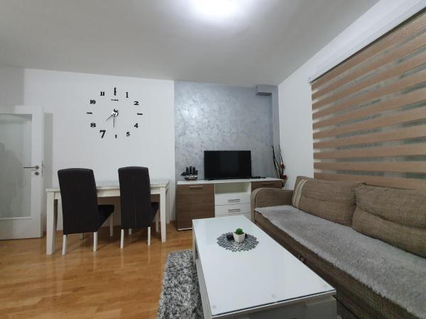 Nella foto è visibile l'oggetto Stan na dan Brčko Zaga Dusana Vasiljeva 7a situato nella città di Brčko.