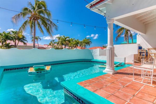 Charming 3BR Villa w Private Pool in Pelican Key, Simpson Bay