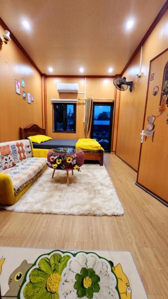 A la foto es mostra l'objecte Cat homestay situat a la ciutat de Phục Hòa.