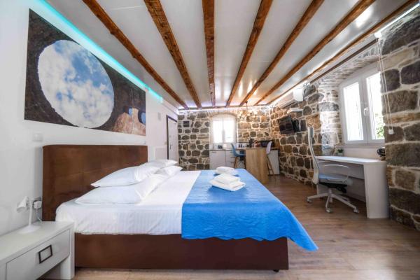 På billedet ses objektet Studio Central Old town Split beliggende i byen Split.