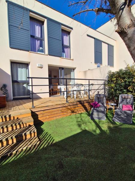 Op de foto is het object Maison de rêve à Valras Plage pour 8 personnes idéale pour les familles à 10 minutes de la mer avec jardin terrasse climatisation wifi et deux parkings te zien, gelegen in de stad Sérignan.