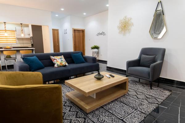 A la foto es mostra l'objecte Henlesby Village situat a la ciutat de Mlichakpo.
