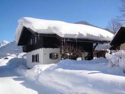 A la foto es mostra l'objecte Gemütliches Ferienhaus In Lofer Mit Garten situat a la ciutat de Lofer.