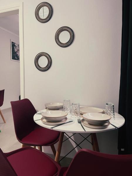 A la foto es mostra l'objecte Relatives Apartment situat a la ciutat de Mitilene.