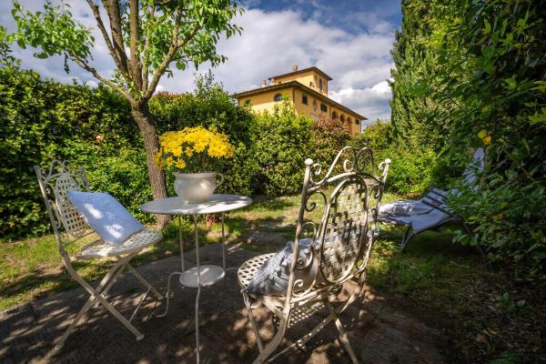 På billedet ses objektet Zwei Zimmer Wohnung La Colombaia Mit Garten beliggende i byen Massa e Cozzile.