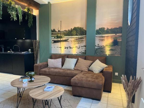 A la foto es mostra l'objecte Poésie de Loire - entre Loire & Château situat a la ciutat de Saumur.