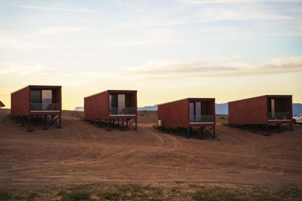 Na zdjęciu widoczny jest obiekt Charyn Canyon Camp położony w mieście Kökpek.