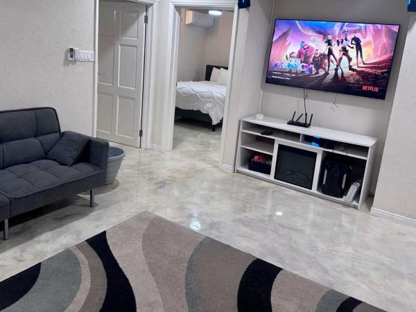 Nella foto è visibile l'oggetto Island Breeze Apartment situato nella città di Saint Thomas.
