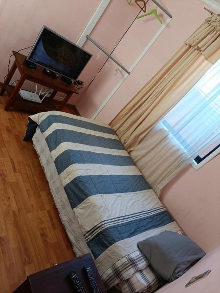 A la foto es mostra l'objecte Amplia habitación amueblada con baño y entrada independiente situat a la ciutat de Talcahuano.