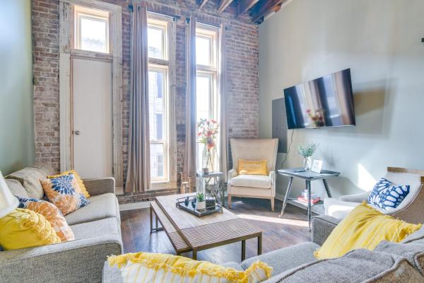 Na fotografii je vidět objekt Dtwn Loft in the Heart of Monett Pets Welcome! nacházející se ve městě Aurora.