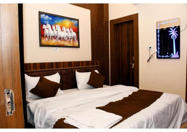 Nella foto è visibile l'oggetto Tirupati Balaji Inn Bageshwar Dham situato nella città di Chhatarpur.