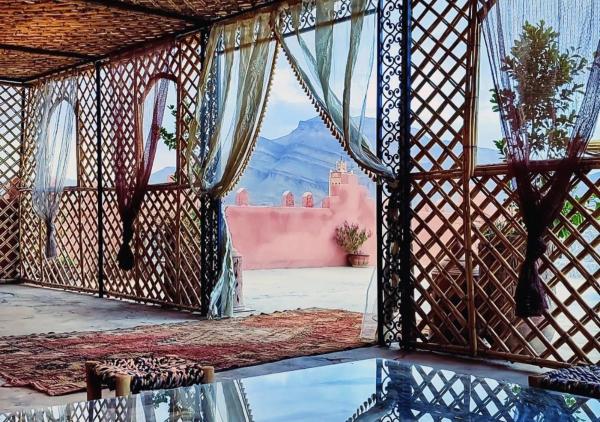 La photo montre l'objet Drâa Oasis House Palm Apartment situé dans la ville de Tamnougalt.