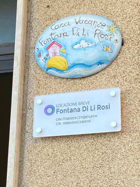 Nella foto è visibile l'oggetto Fontana Di Li Rosi situato nella città di Bompensiere.