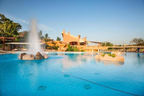 På bildet vises objektet Five stars Hotel included Aswan Sightseeing and Abusimble som ligger i byen Nag` el-Ramla.