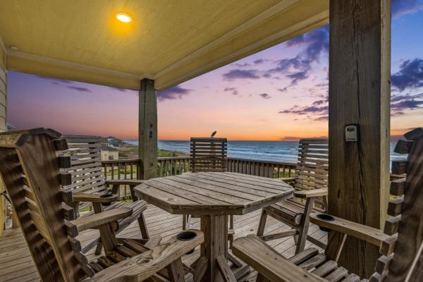 Фотография 8: Waves & Whiskey Beachfront HotTub Double Decks! Tiki Bar