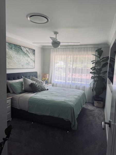 The photo shows the The Cellar Door located in the city of Vacy.