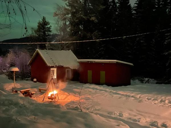 Na foto é possível ver o objeto Bekkvang Fjøs Tiny House localizado na cidade de Trysil.
