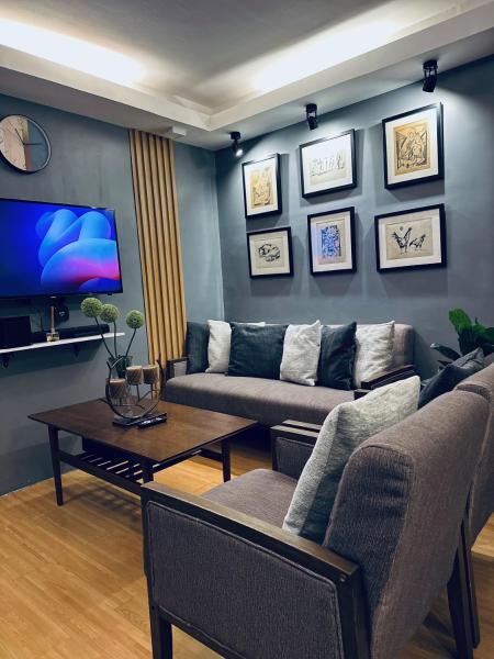 照片显示了位于Anabu Primero市的H&D Suites-Memories are personal物件。