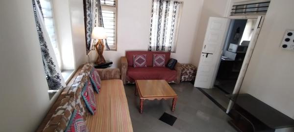 A la foto es mostra l'objecte Madhav Bhavan Guest House situat a la ciutat de Pune.