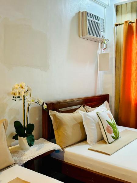 På billedet ses objektet Sea View Cabin in Lobo beliggende i byen Bootin.