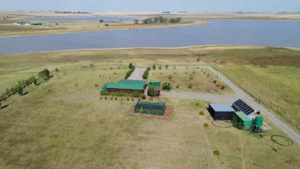 Na foto é possível ver o objeto Oppi Hook Guest Lodge and Camping localizado na cidade de Grootvlei.
