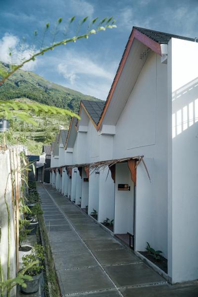A la foto es mostra l'objecte Verandah Glamping Villa Mangli situat a la ciutat de Prampelan.