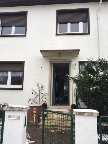 På billedet ses objektet Haus Edingen beliggende i byen Edingen-Neckarhausen.