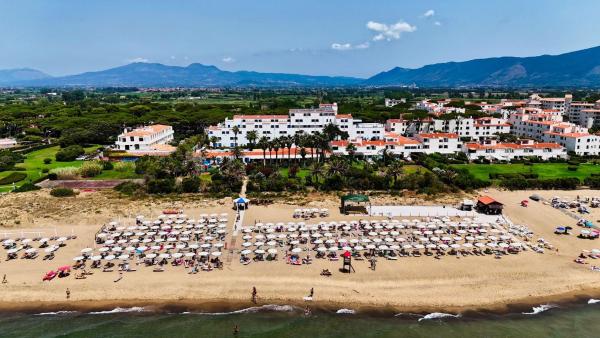 Kuvassa näkyy kohde Marina Club Hotel, joka sijaitsee kaupungissa Baia Domizia.