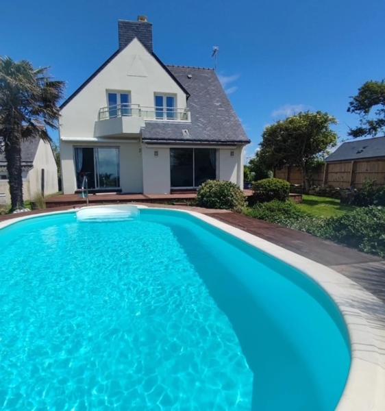 A la foto es mostra l'objecte Maison spacieuse avec piscine situat a la ciutat de Guidel.