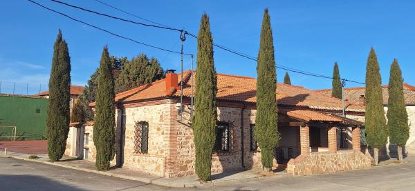 A la foto es mostra l'objecte Casa del Maestro situat a la ciutat de Marazuela.