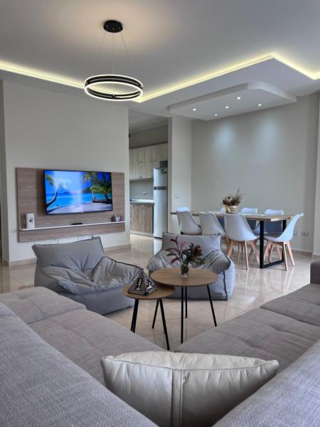 På billedet ses objektet Tea Residence, Gjiri i Lalzit DeLux Villa beliggende i byen Bizë.